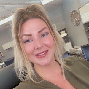 Meet your Posher, Kelli